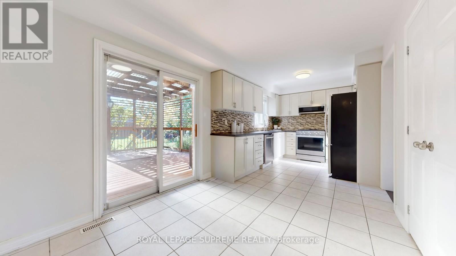 2249 Jack Crescent, Innisfil, Ontario  L9S 2C7 - Photo 13 - N12434583