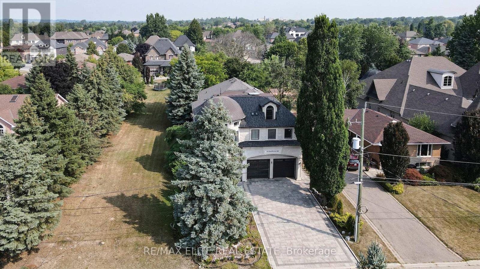 48 Pemberton Road, Richmond Hill, Ontario  L4C 3T4 - Photo 2 - N12434601