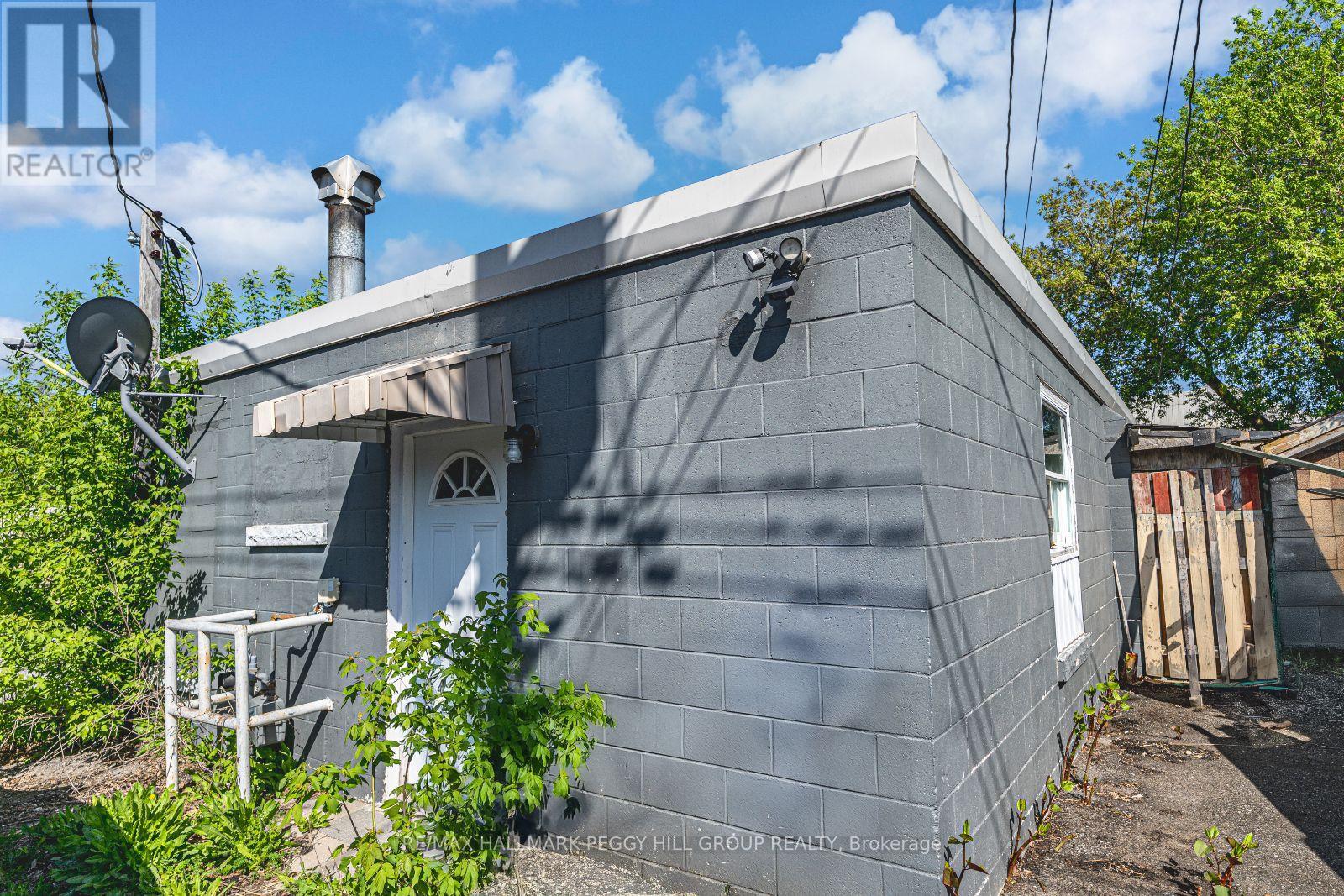 27 Queen Street W, Springwater, Ontario  L0L 1P0 - Photo 11 - S12434600