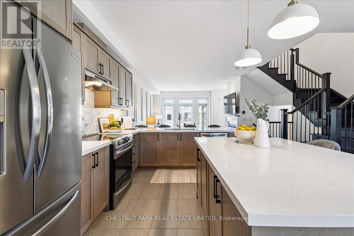 4005 Sixth Line, Oakville, Ontario  L6H 7C7 - Photo 12 - W12434549