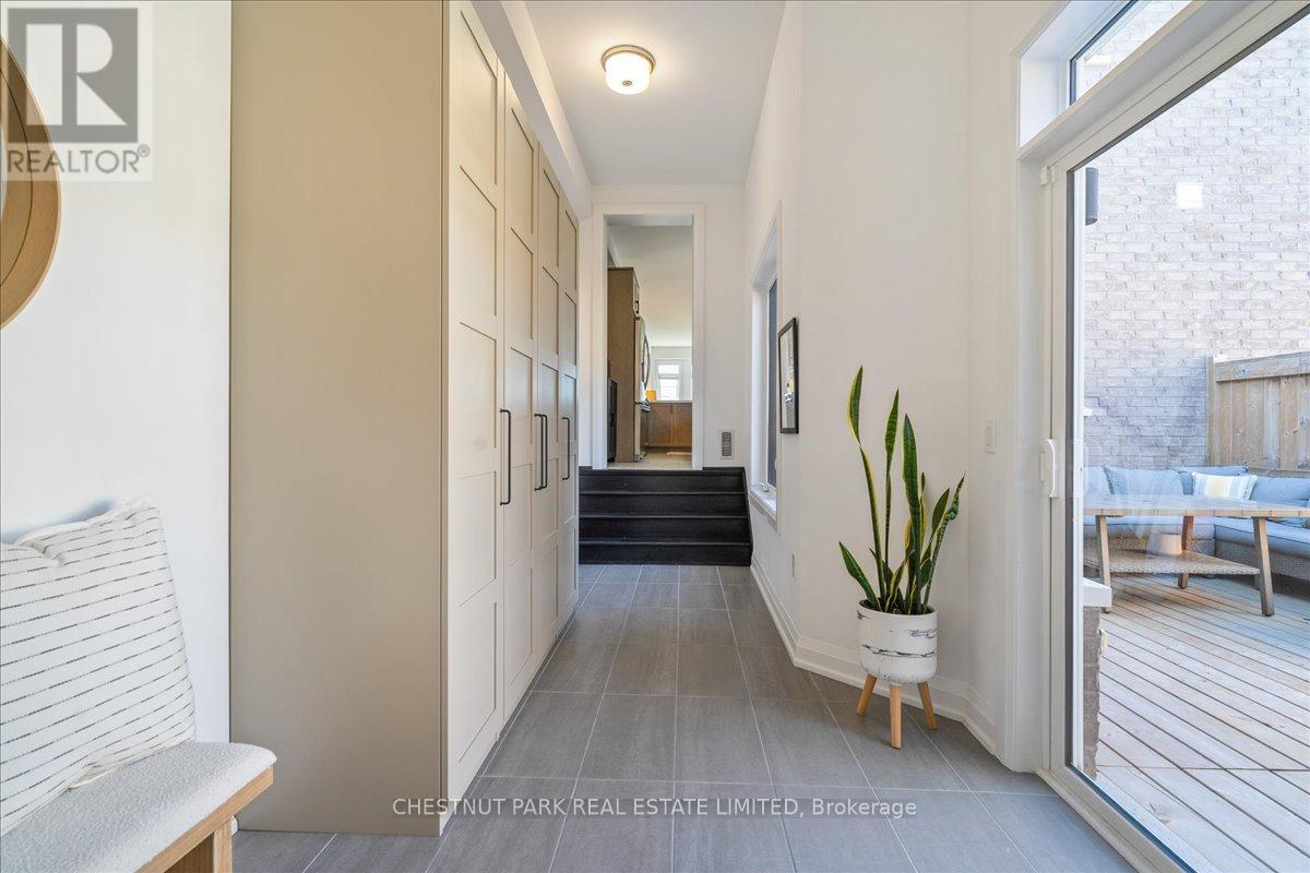 4005 Sixth Line, Oakville, Ontario  L6H 7C7 - Photo 18 - W12434549