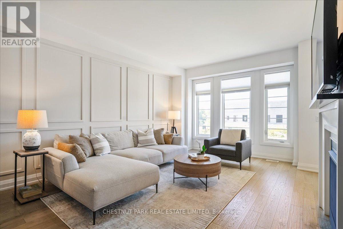 4005 Sixth Line, Oakville, Ontario  L6H 7C7 - Photo 2 - W12434549