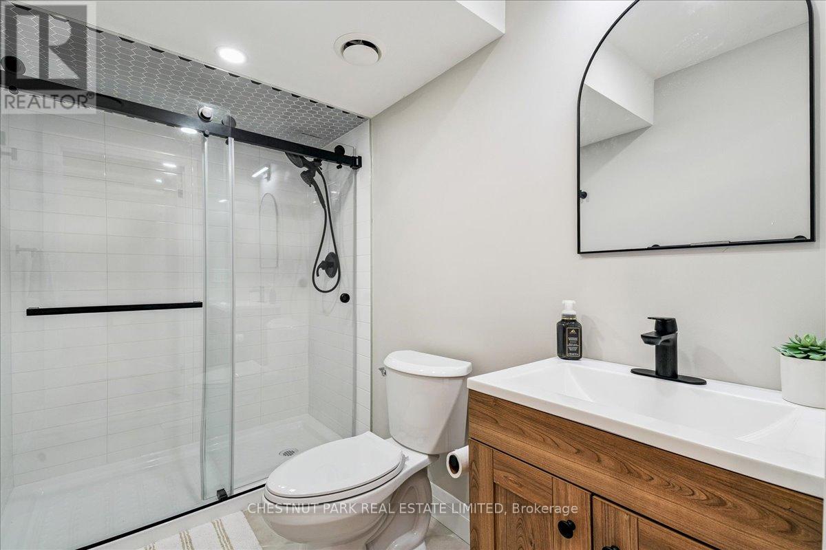 4005 Sixth Line, Oakville, Ontario  L6H 7C7 - Photo 32 - W12434549