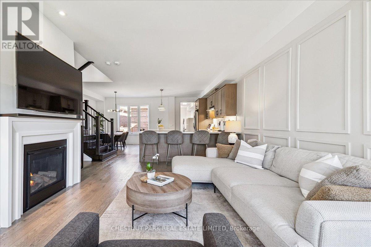 4005 Sixth Line, Oakville, Ontario  L6H 7C7 - Photo 4 - W12434549