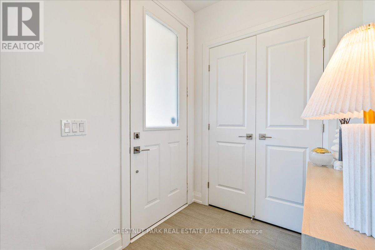 4005 Sixth Line, Oakville, Ontario  L6H 7C7 - Photo 6 - W12434549