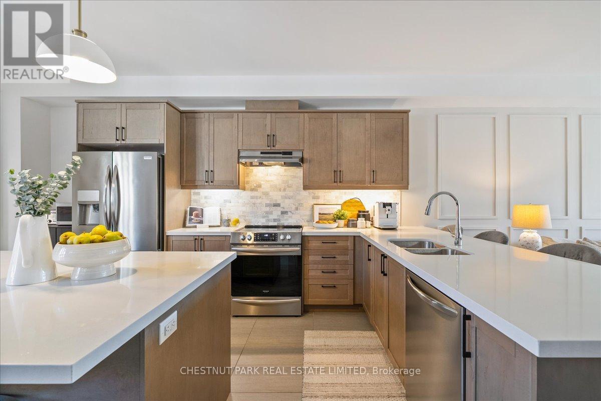 4005 Sixth Line, Oakville, Ontario  L6H 7C7 - Photo 9 - W12434549