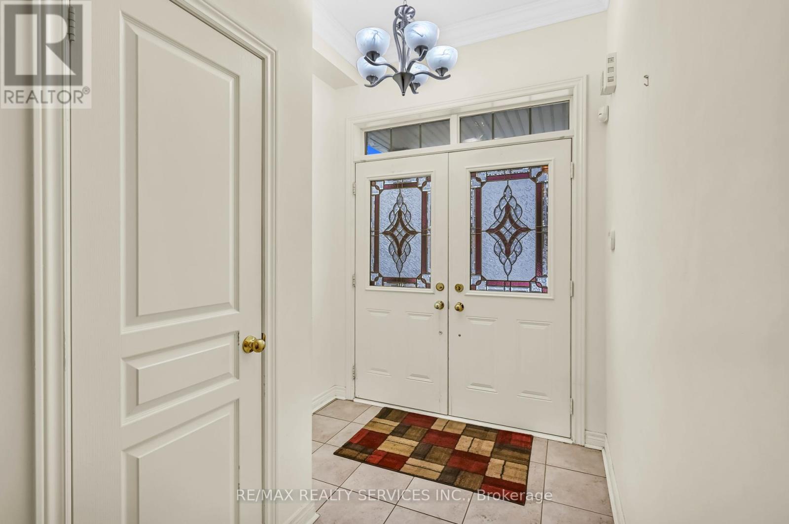 3 Bellcrest Road, Brampton, Ontario  L6Y 2M7 - Photo 4 - W12434582