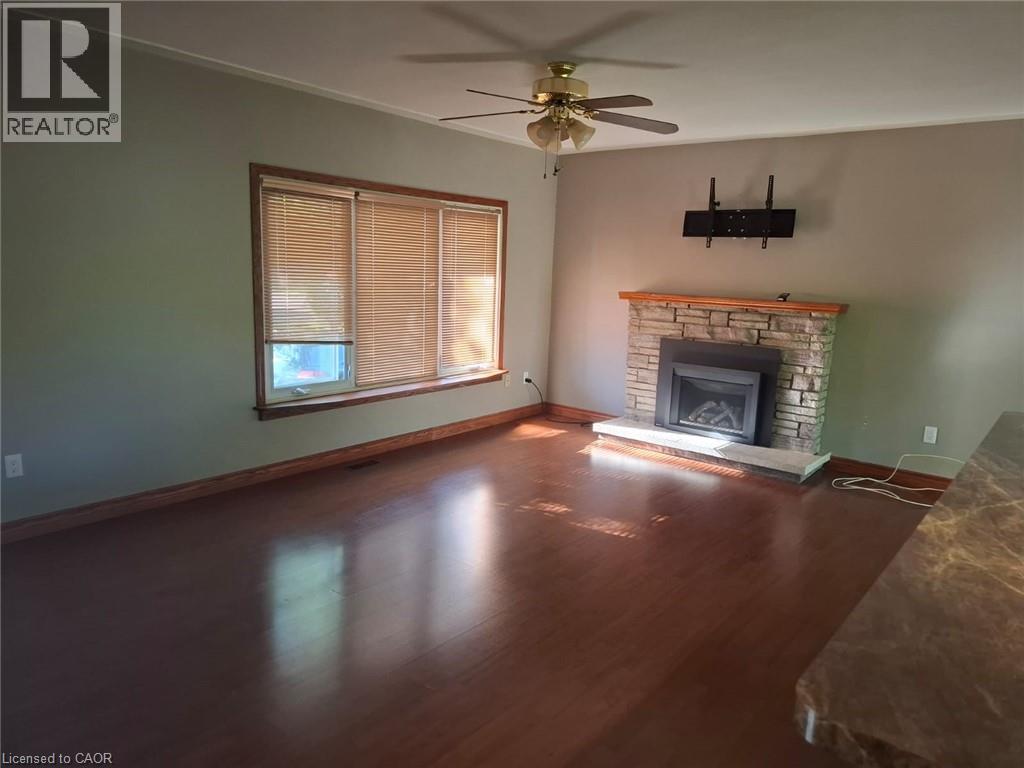 185 Front Street E, Strathroy, Ontario  N7G 1Y8 - Photo 2 - 40774919