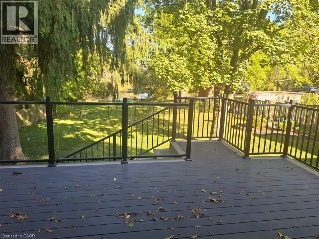 185 Front Street E, Strathroy, Ontario  N7G 1Y8 - Photo 3 - 40774919