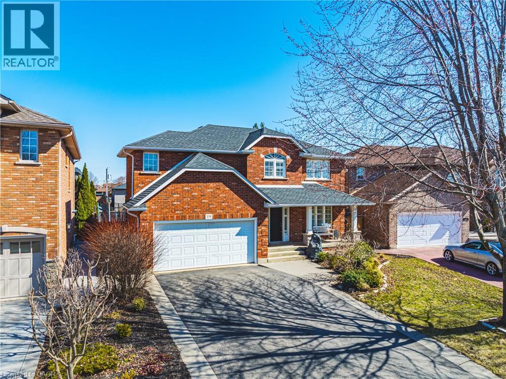 19 Liuna Court, Hamilton, Ontario  L8E 5Z1 - Photo 2 - 40772804