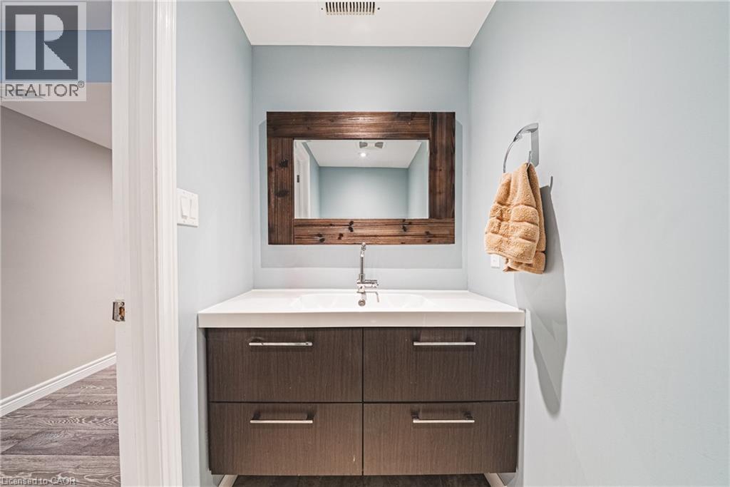 19 Liuna Court, Hamilton, Ontario  L8E 5Z1 - Photo 41 - 40772804