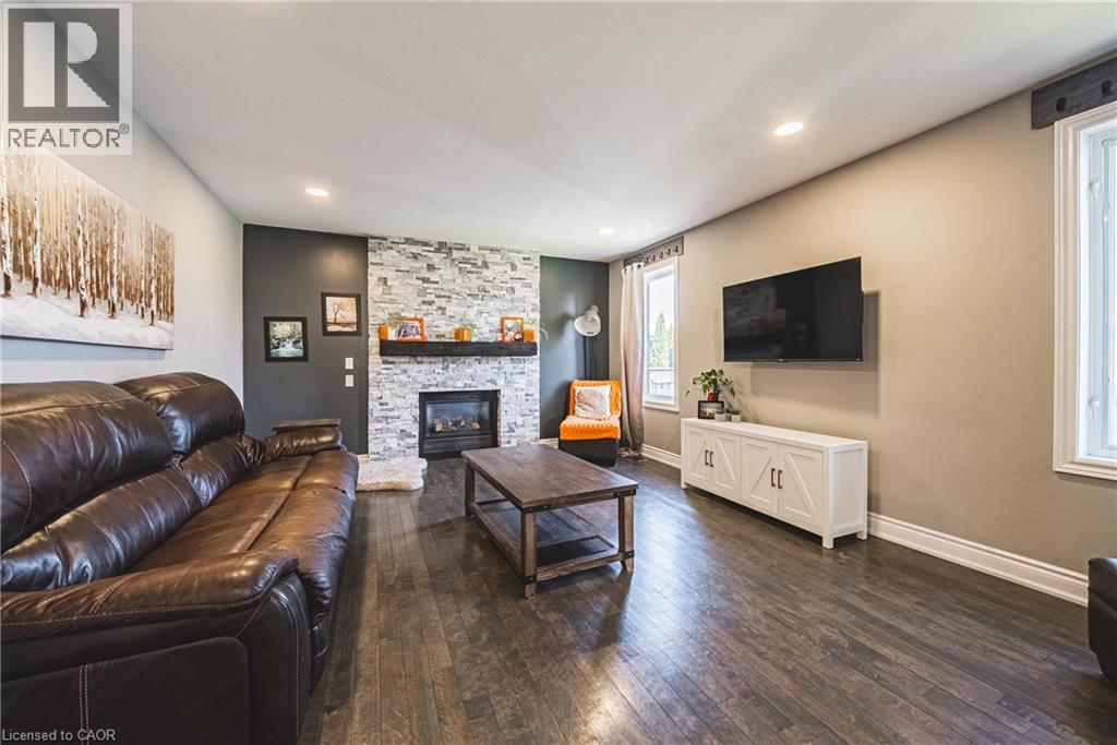 19 Liuna Court, Hamilton, Ontario  L8E 5Z1 - Photo 7 - 40772804