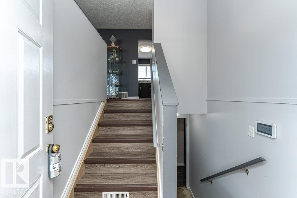2827 35 St Nw, Edmonton, Alberta  T6L 5K2 - Photo 3 - E4458139