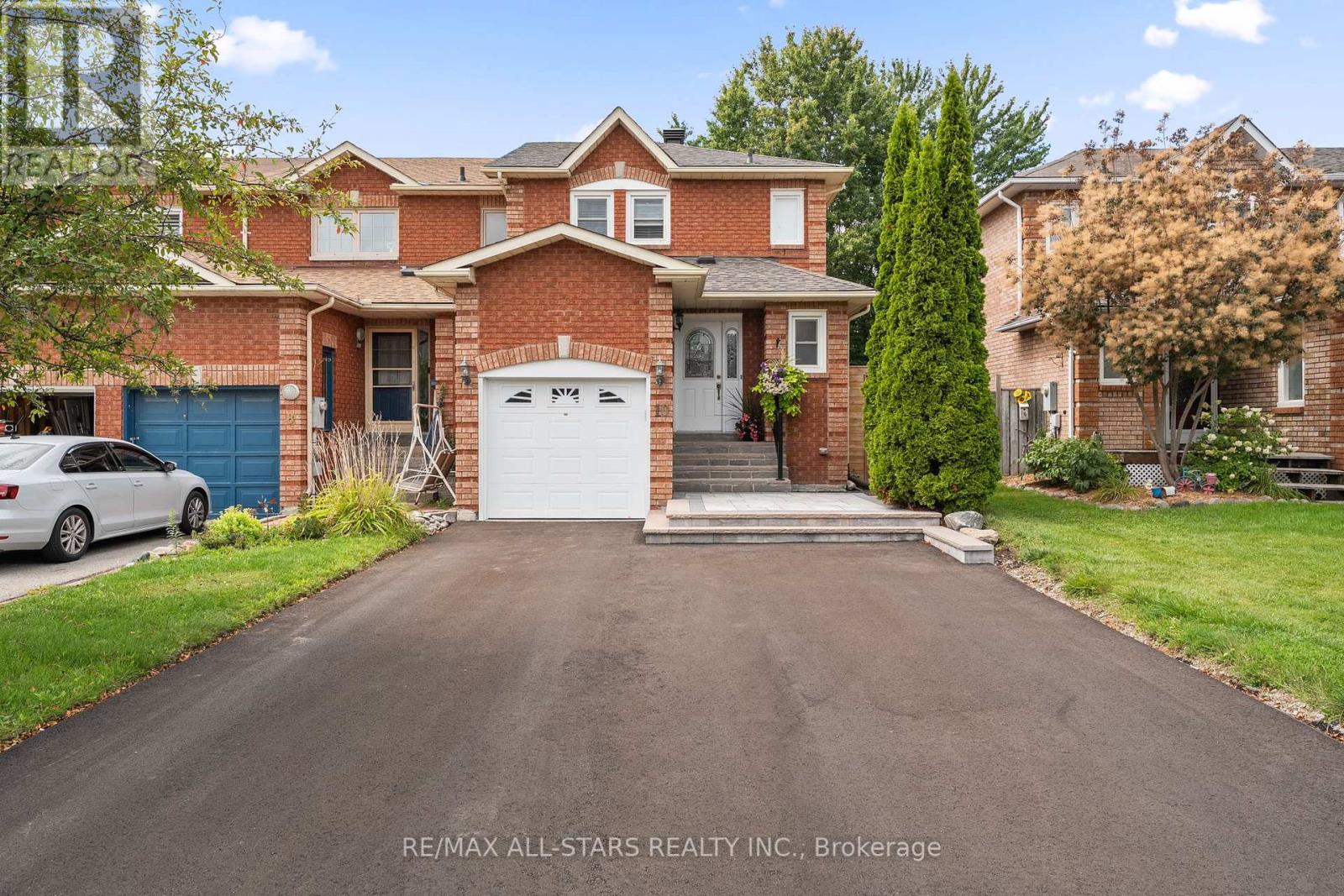 10 Skybird Lane, Georgina, Ontario  L4P 3S1 - Photo 2 - N12367932