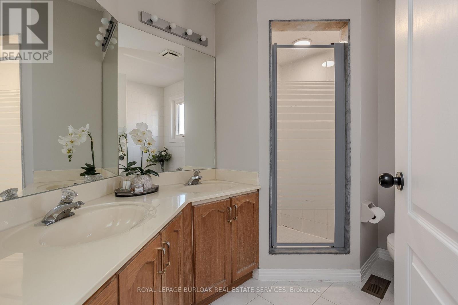 96 Laurendale Avenue, Hamilton, Ontario  L0R 2H3 - Photo 31 - X12434555