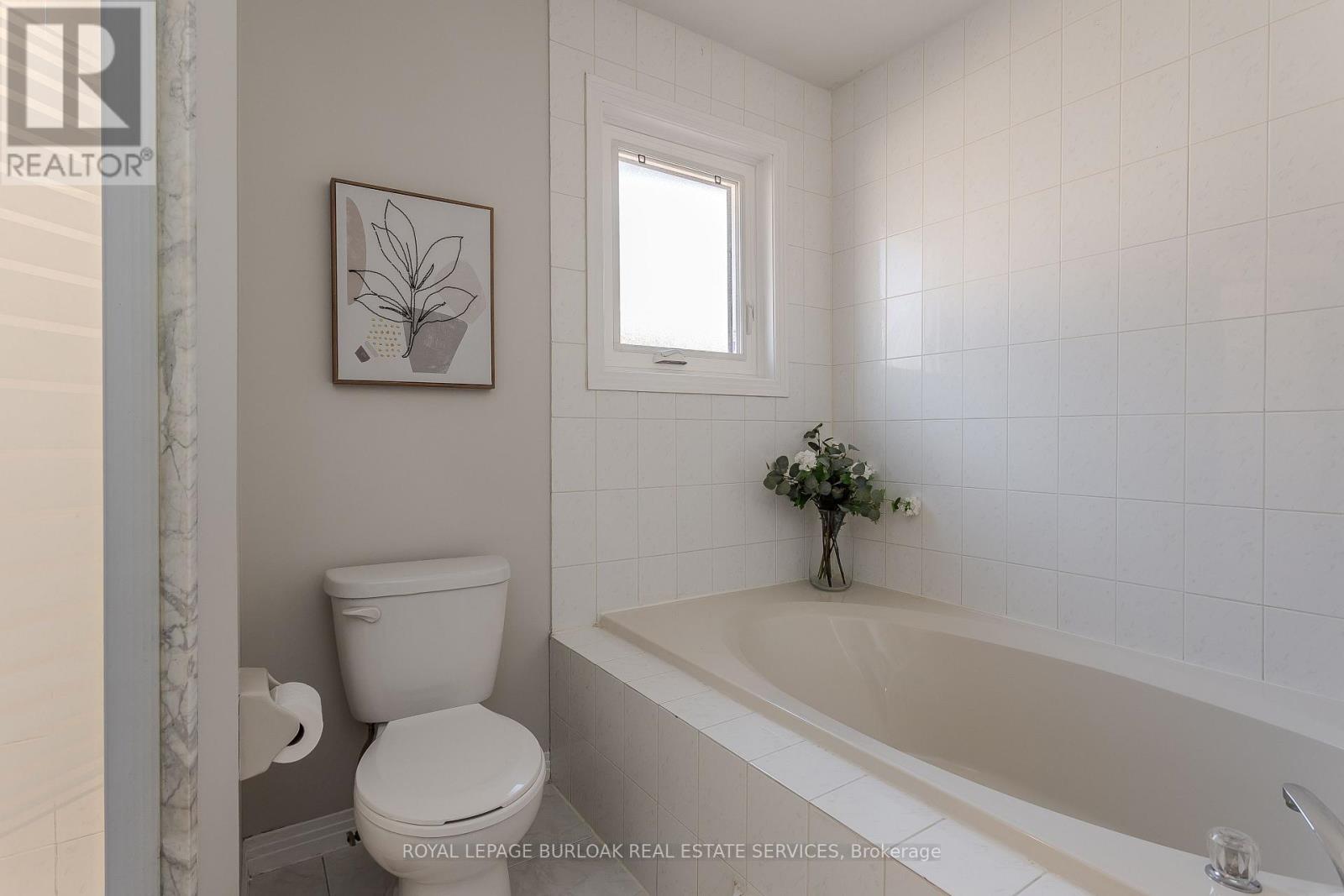 96 Laurendale Avenue, Hamilton, Ontario  L0R 2H3 - Photo 32 - X12434555