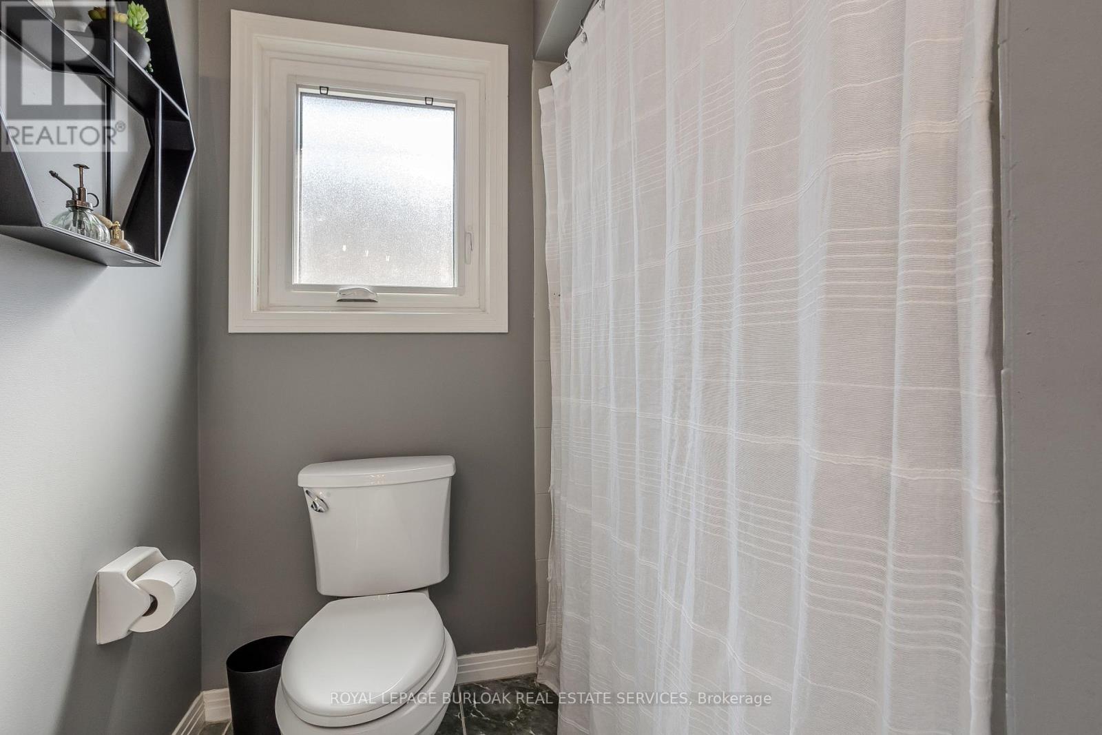 96 Laurendale Avenue, Hamilton, Ontario  L0R 2H3 - Photo 37 - X12434555