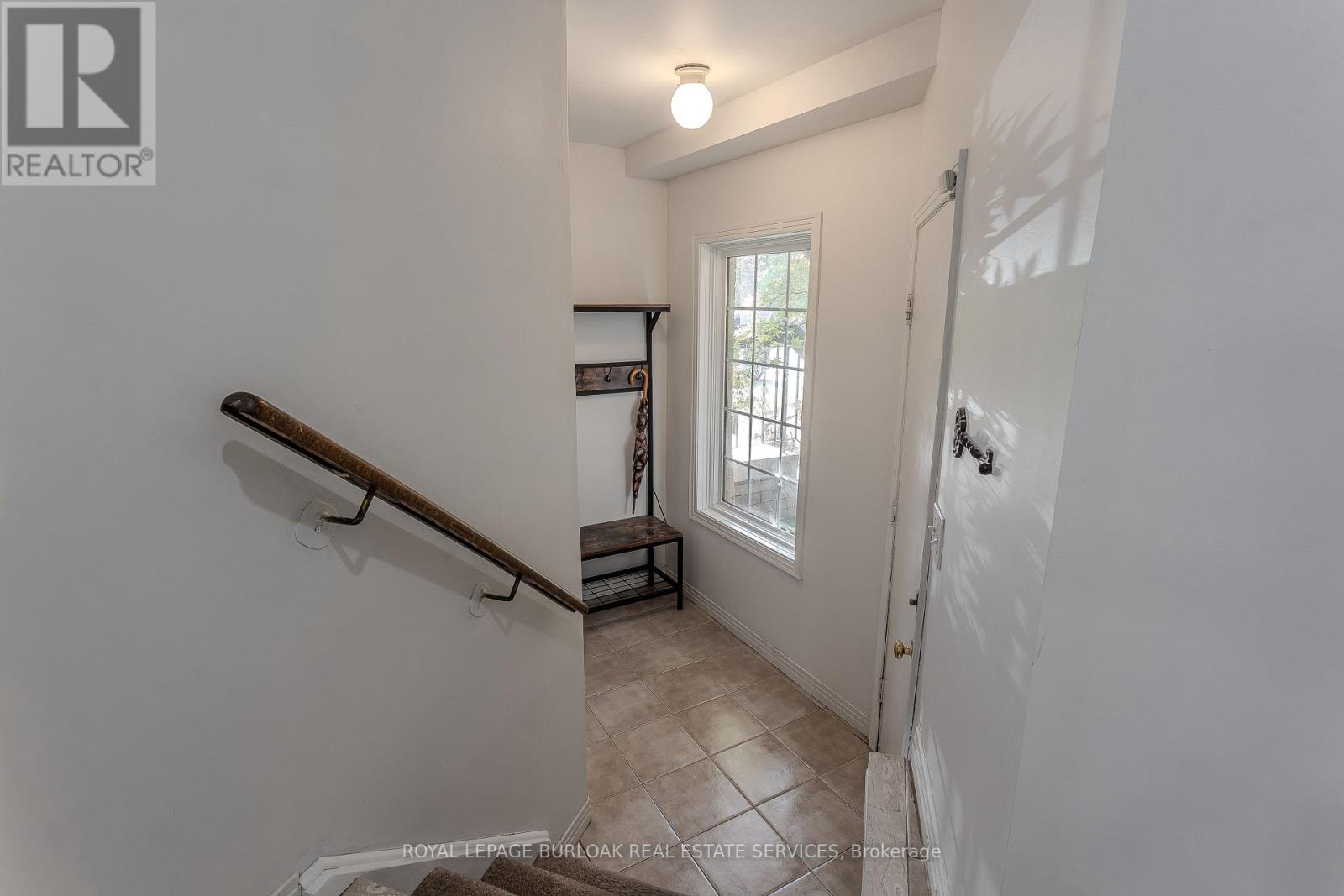96 Laurendale Avenue, Hamilton, Ontario  L0R 2H3 - Photo 39 - X12434555