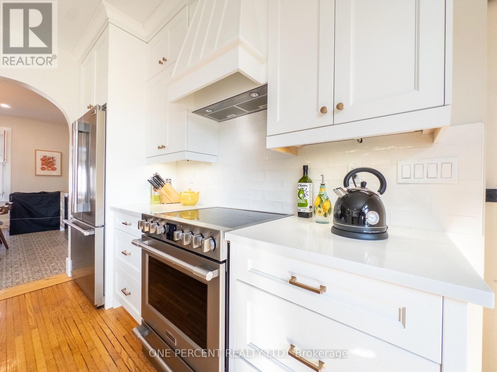 53 Highland Avenue, Belleville, Ontario  K8P 3R2 - Photo 12 - X12434564