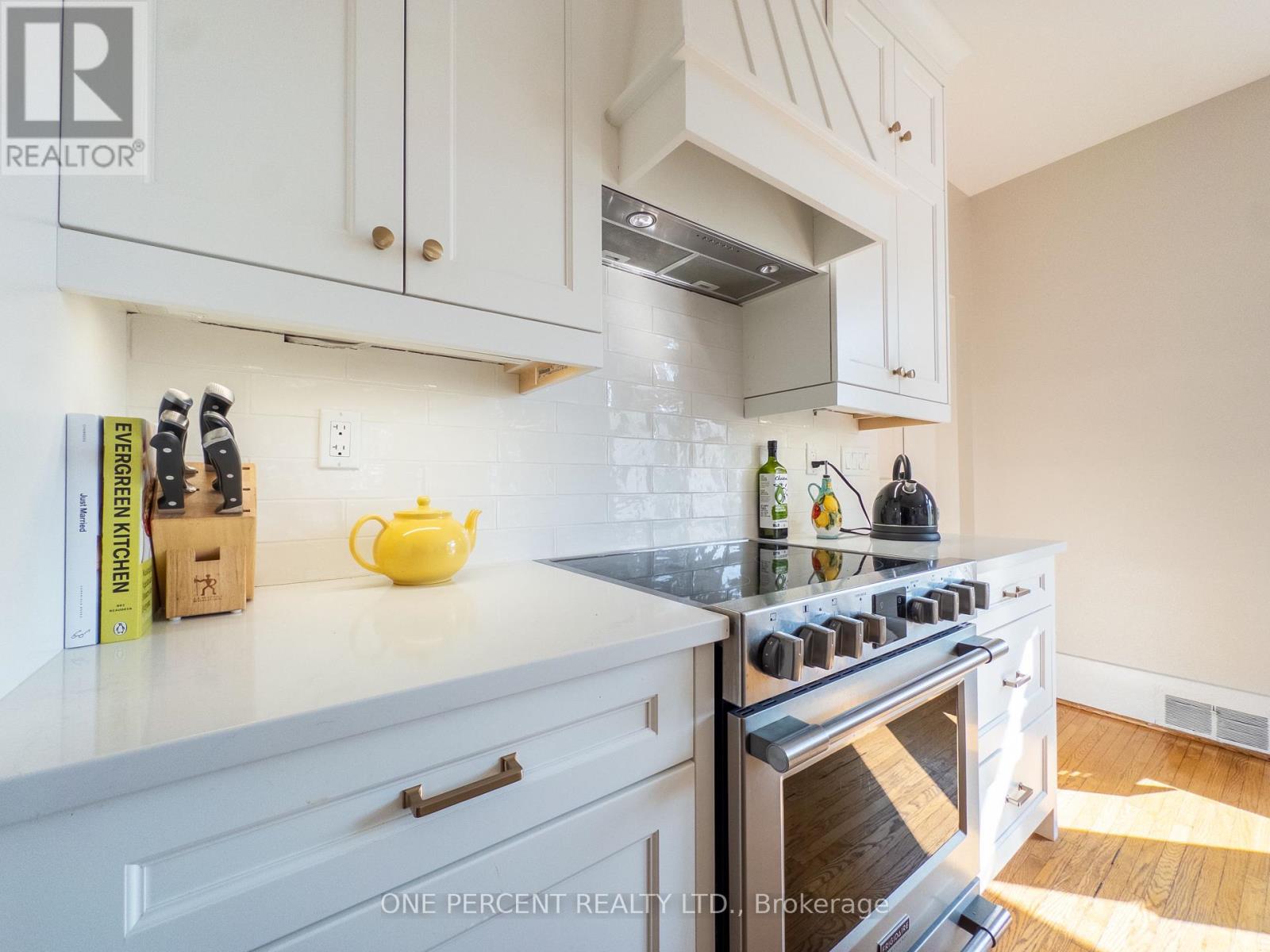 53 Highland Avenue, Belleville, Ontario  K8P 3R2 - Photo 13 - X12434564