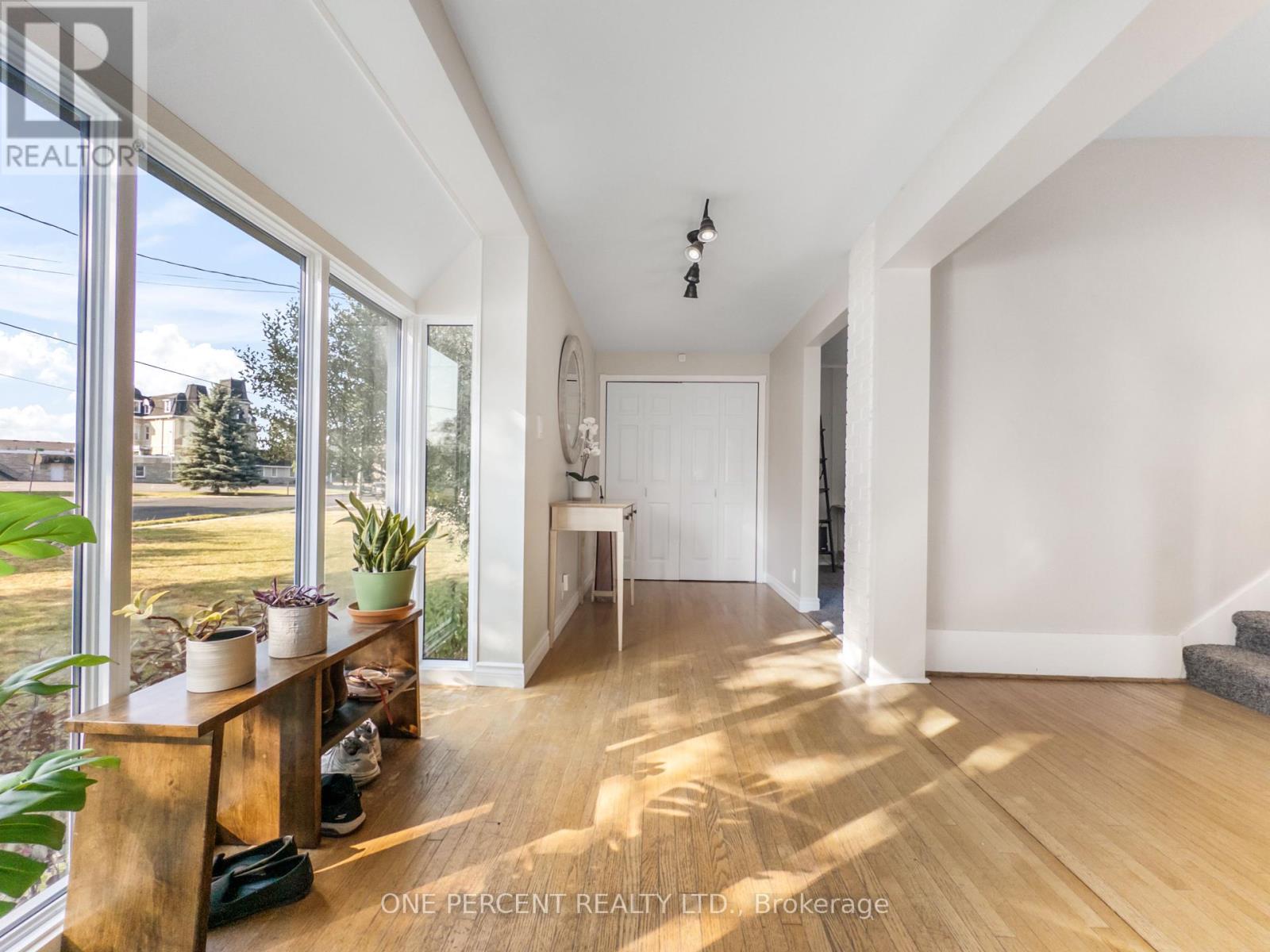 53 Highland Avenue, Belleville, Ontario  K8P 3R2 - Photo 5 - X12434564