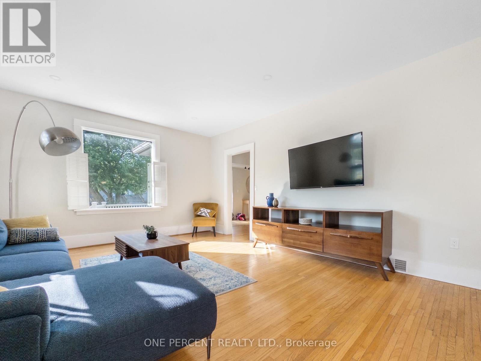 53 Highland Avenue, Belleville, Ontario  K8P 3R2 - Photo 8 - X12434564