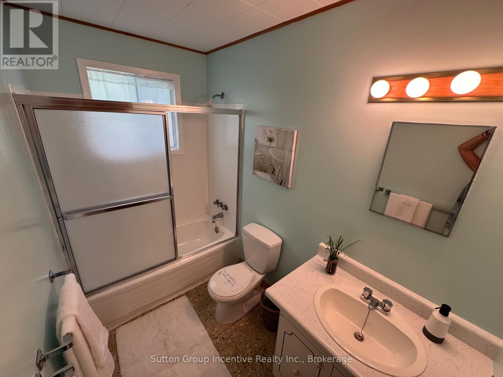 1017 Goldfinch Court, Gravenhurst, Ontario  P0E 1G0 - Photo 20 - X12177770