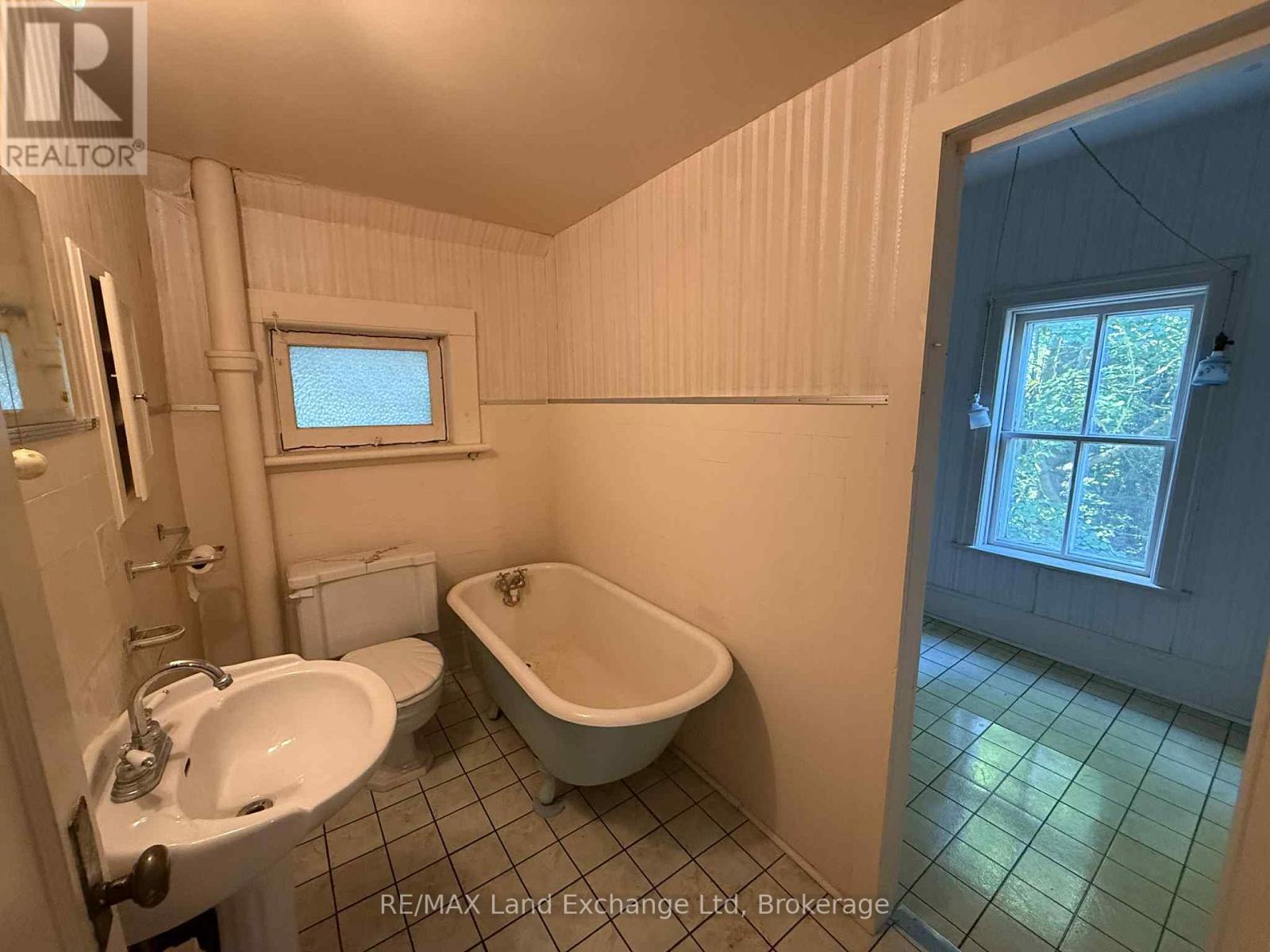 66 Diagonal Road, North Huron, Ontario  N0G 2W0 - Photo 18 - X12431710
