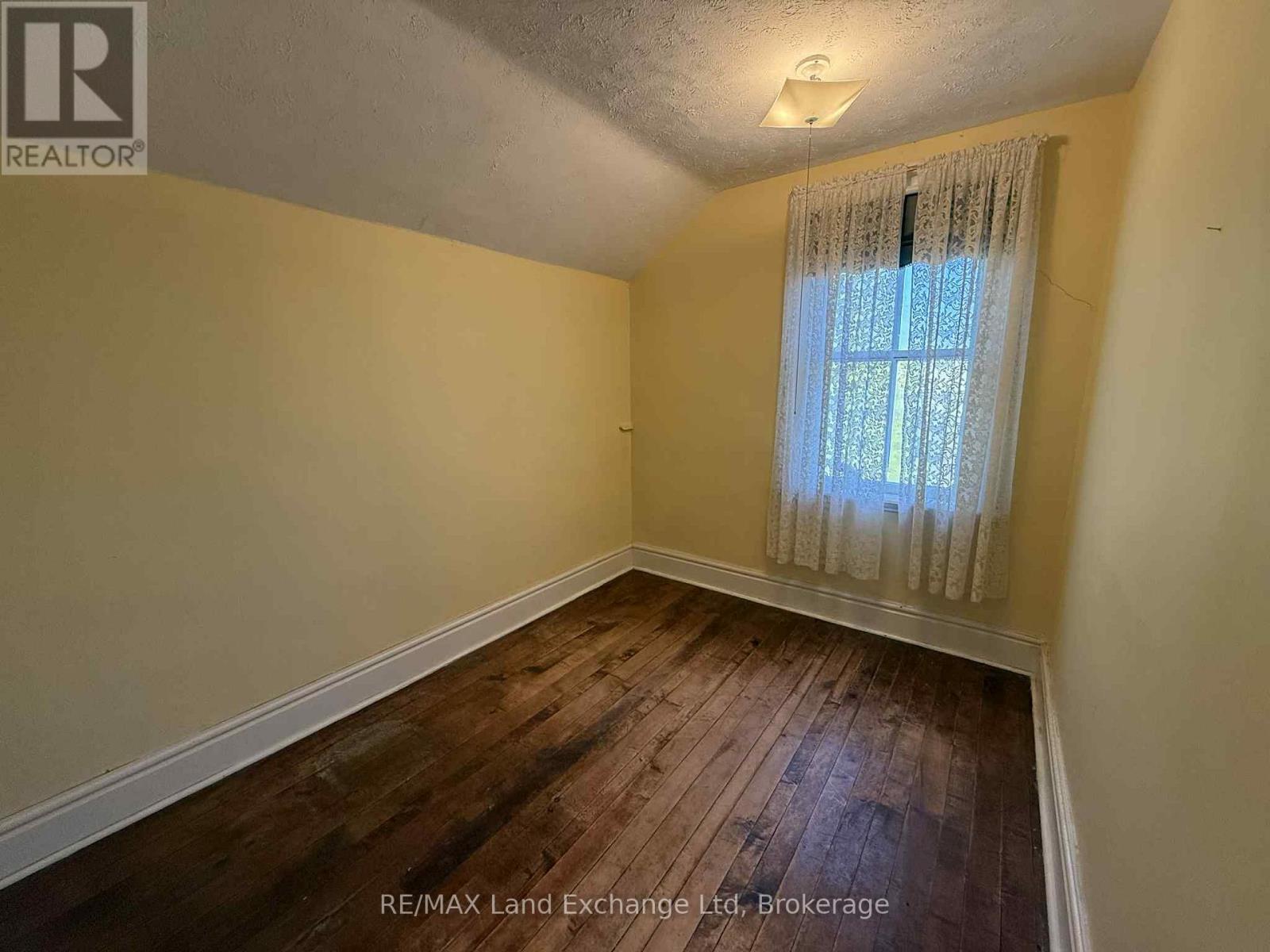 66 Diagonal Road, North Huron, Ontario  N0G 2W0 - Photo 21 - X12431710