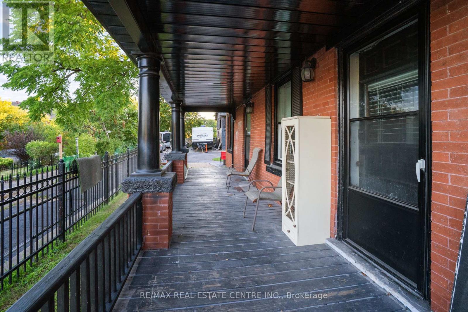 90 Main Street N, Milton, Ontario  L0P 1B0 - Photo 2 - W12114191