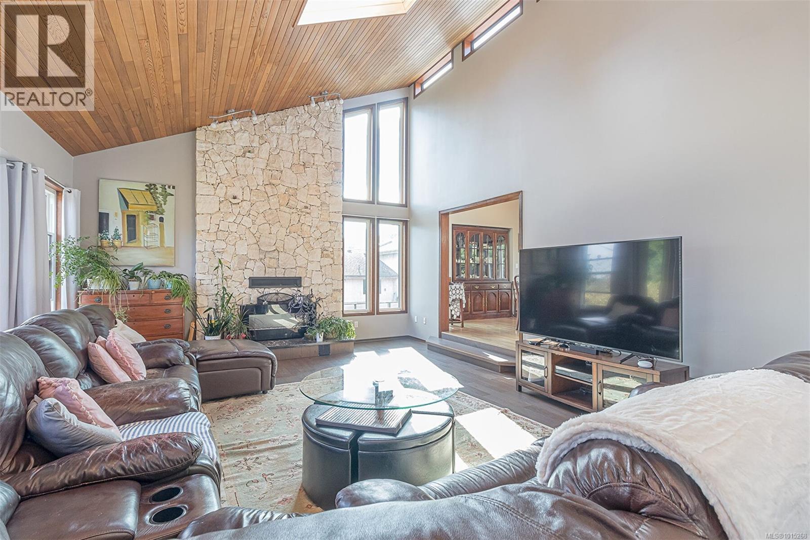 4050 Santa Maria Ave, Saanich, British Columbia  V8Z 5H4 - Photo 6 - 1015268