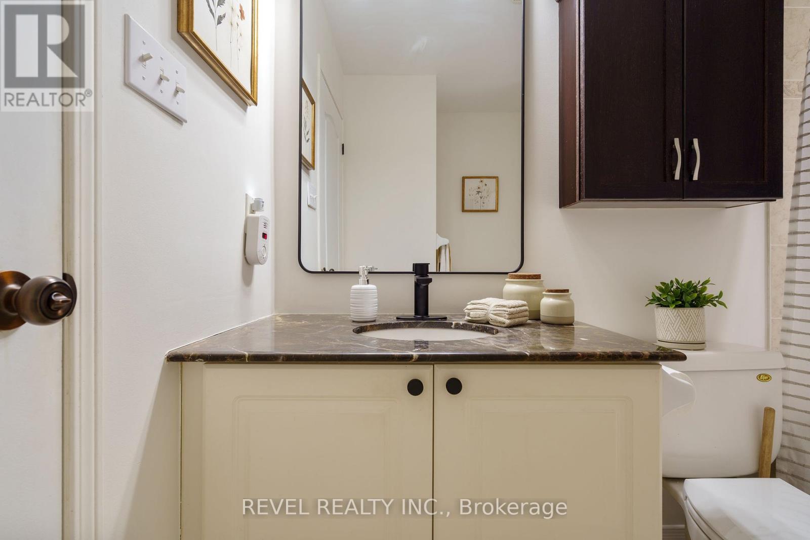 14 Fox Run, Hamilton, Ontario  L0R 2H8 - Photo 21 - X12433372