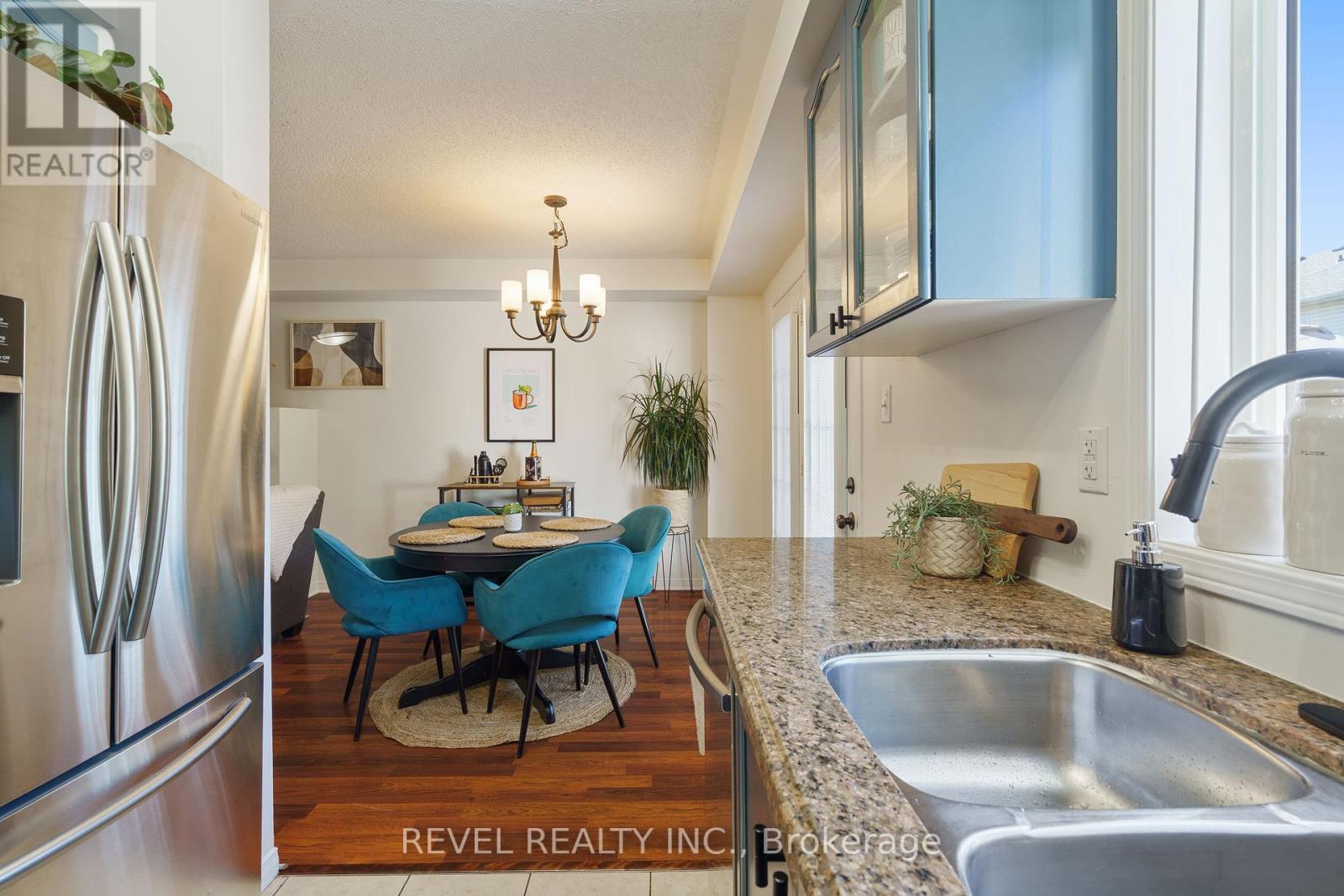 14 Fox Run, Hamilton, Ontario  L0R 2H8 - Photo 13 - X12433372