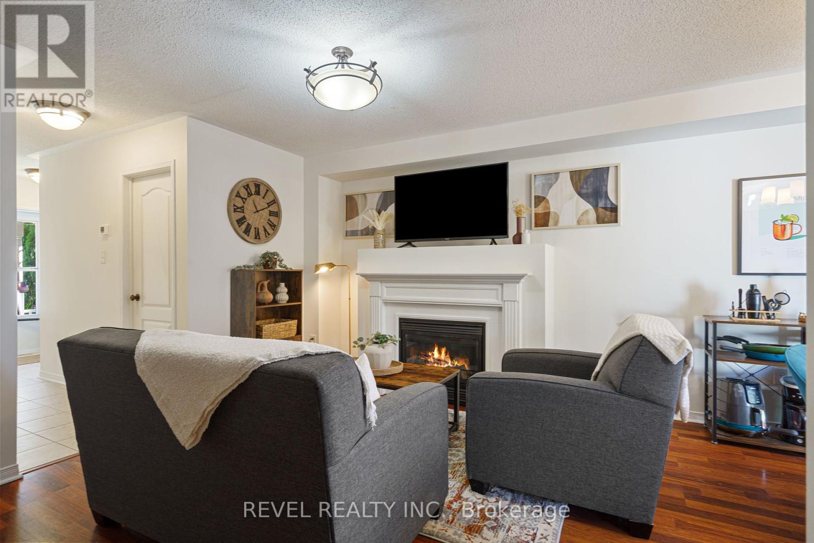 14 Fox Run, Hamilton, Ontario  L0R 2H8 - Photo 5 - X12433372