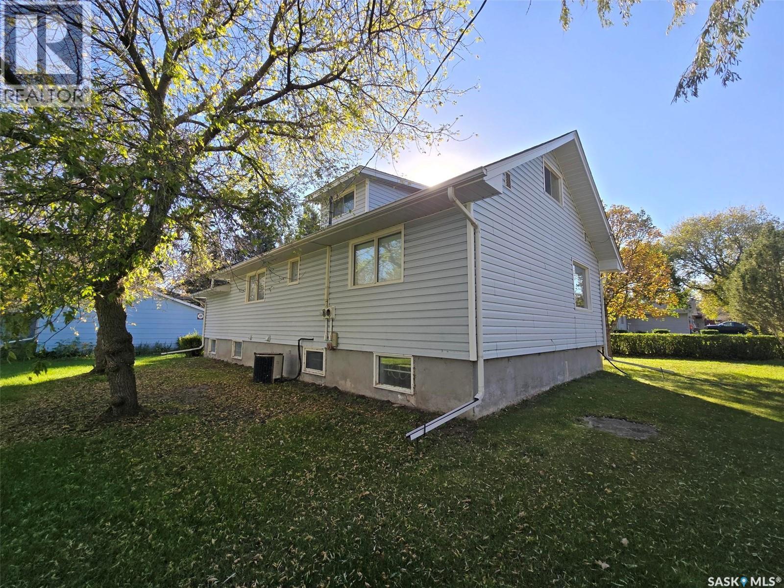 501 Stella Street, Grenfell, Saskatchewan  S0G 2B0 - Photo 4 - SK019645