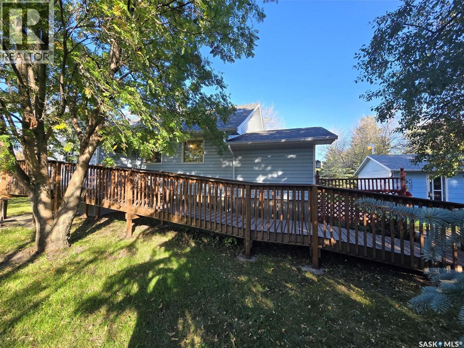 501 Stella Street, Grenfell, Saskatchewan  S0G 2B0 - Photo 9 - SK019645