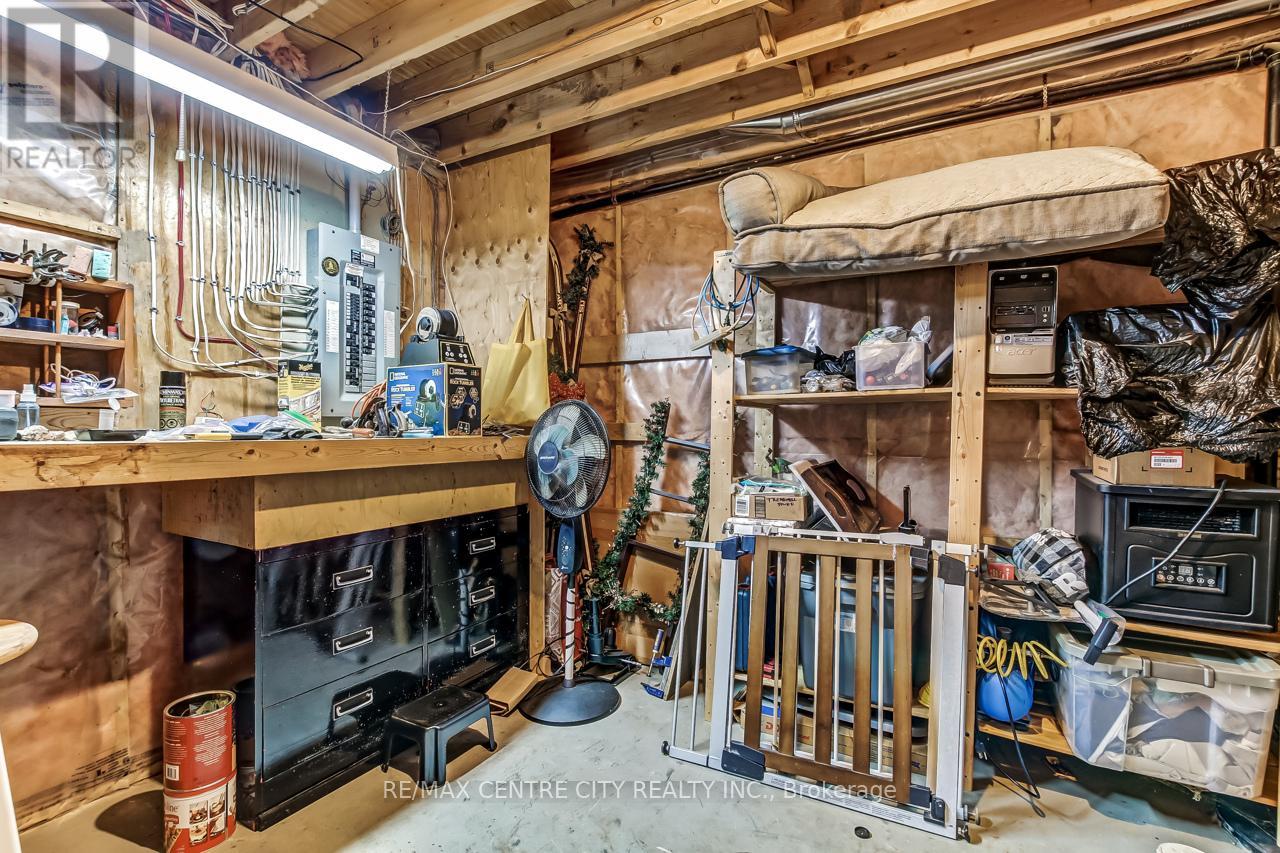 557 Wellington Street, St. Thomas, Ontario  N5R 6G2 - Photo 19 - X12434769
