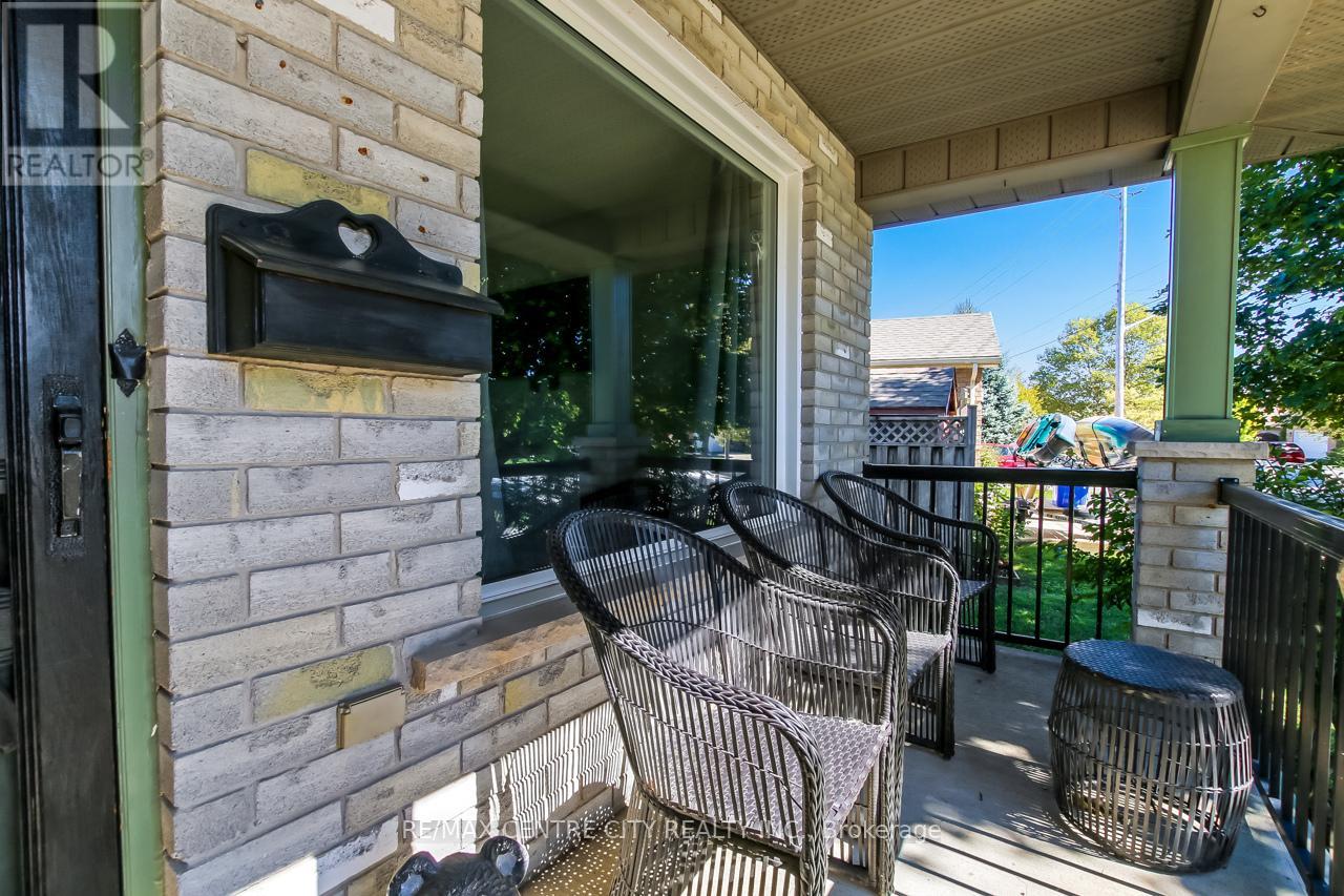557 Wellington Street, St. Thomas, Ontario  N5R 6G2 - Photo 2 - X12434769