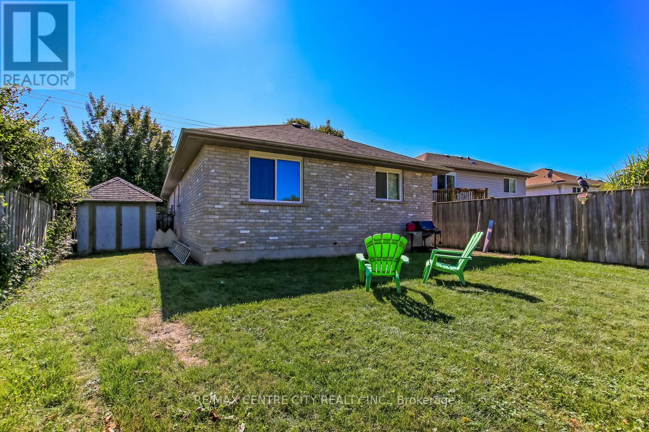 557 Wellington Street, St. Thomas, Ontario  N5R 6G2 - Photo 22 - X12434769