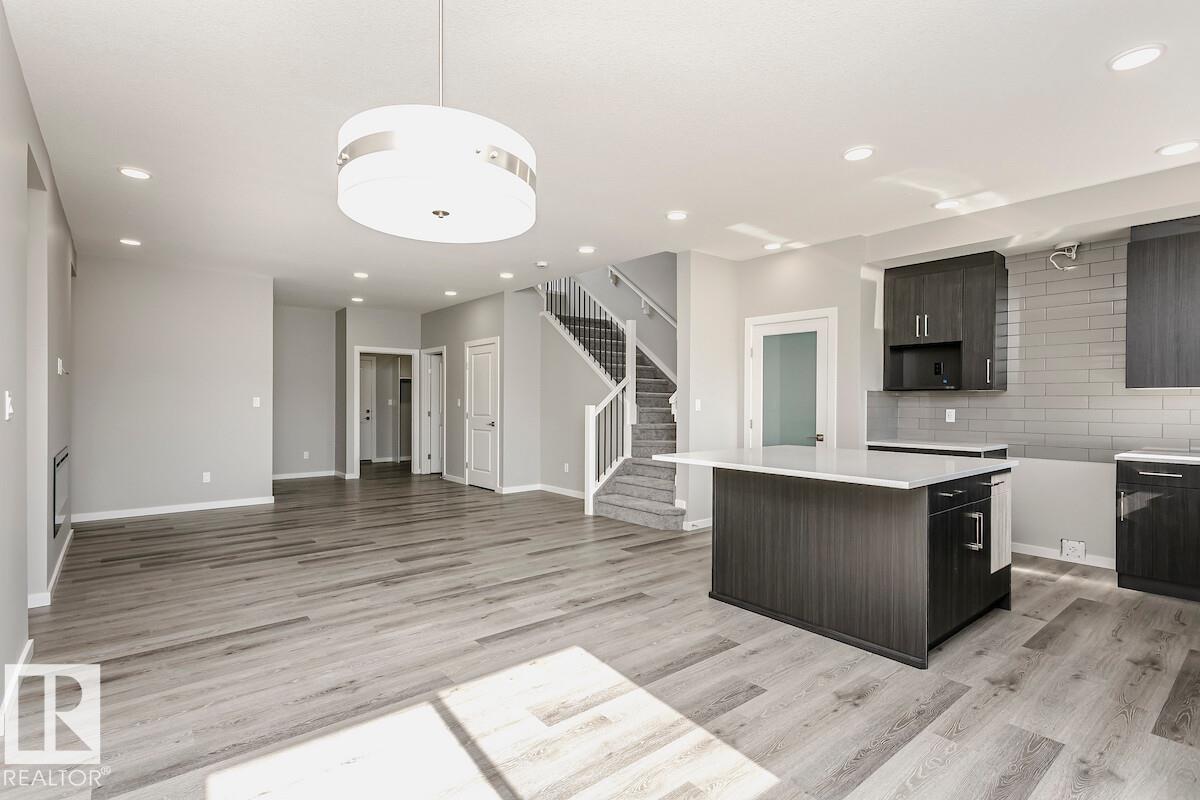 2607 5 Av Sw, Edmonton, Alberta  T6X 3J1 - Photo 4 - E4434552
