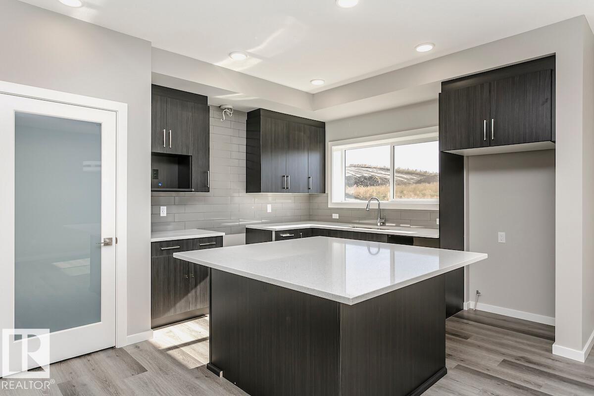 2607 5 Av Sw, Edmonton, Alberta  T6X 3J1 - Photo 5 - E4434552
