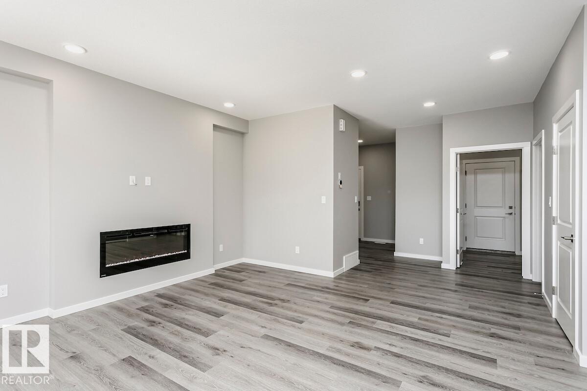 2607 5 Av Sw, Edmonton, Alberta  T6X 3J1 - Photo 2 - E4434552
