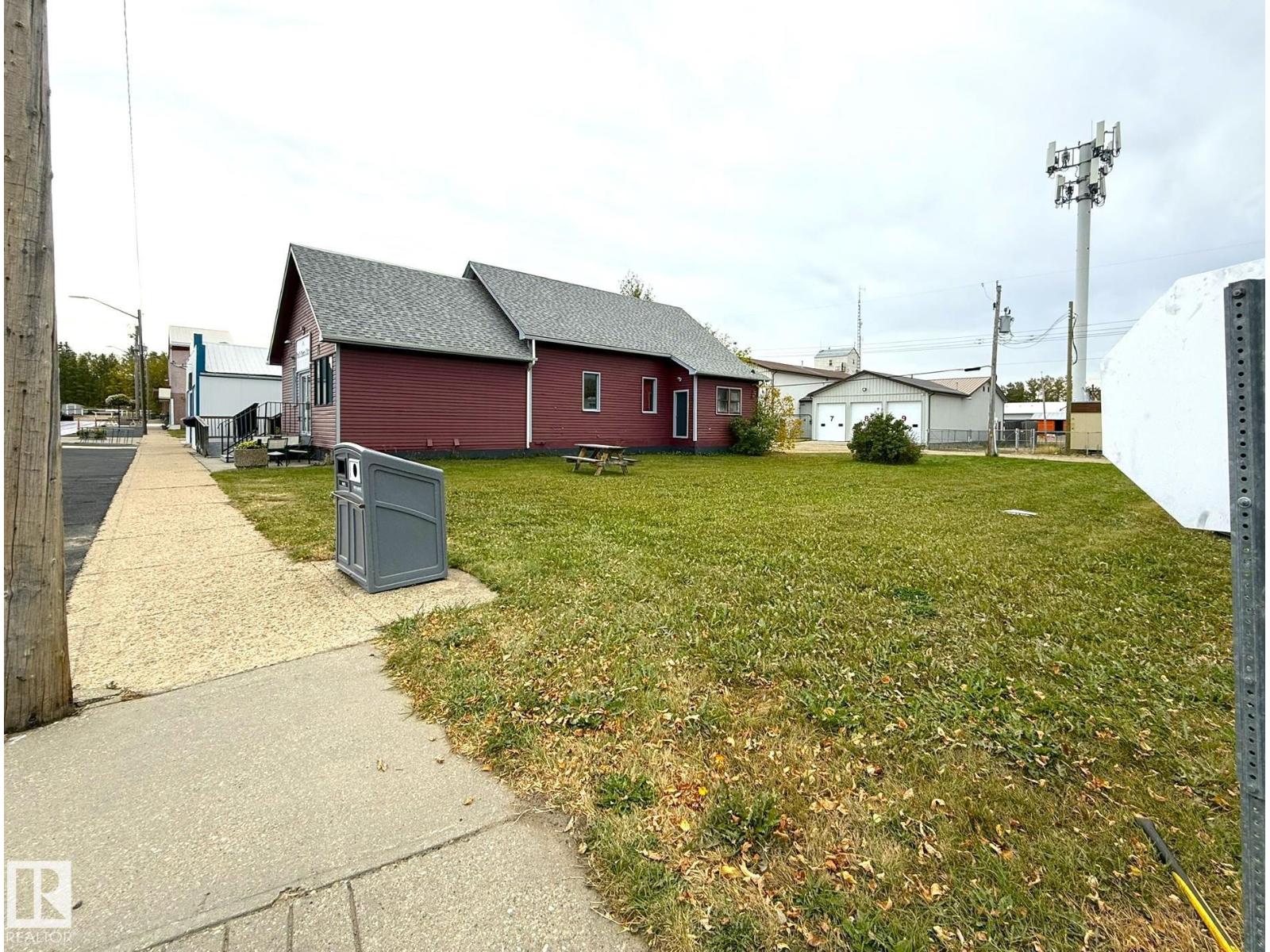 5032 52 St, Warburg, Alberta  T0C 2T0 - Photo 2 - E4460085