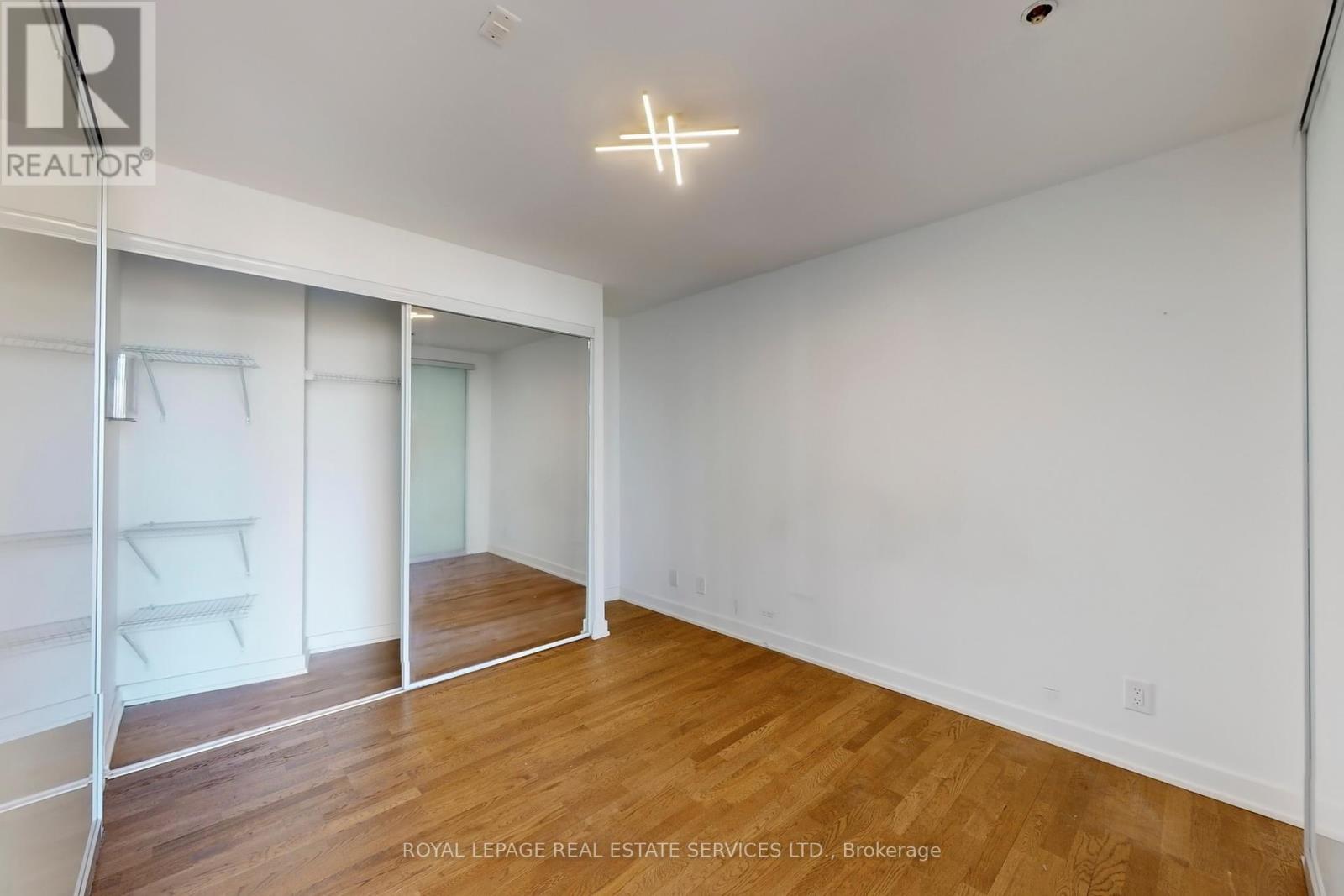 803 - 15 Beverley Street, Toronto, Ontario  M5T 1X8 - Photo 16 - C12434651