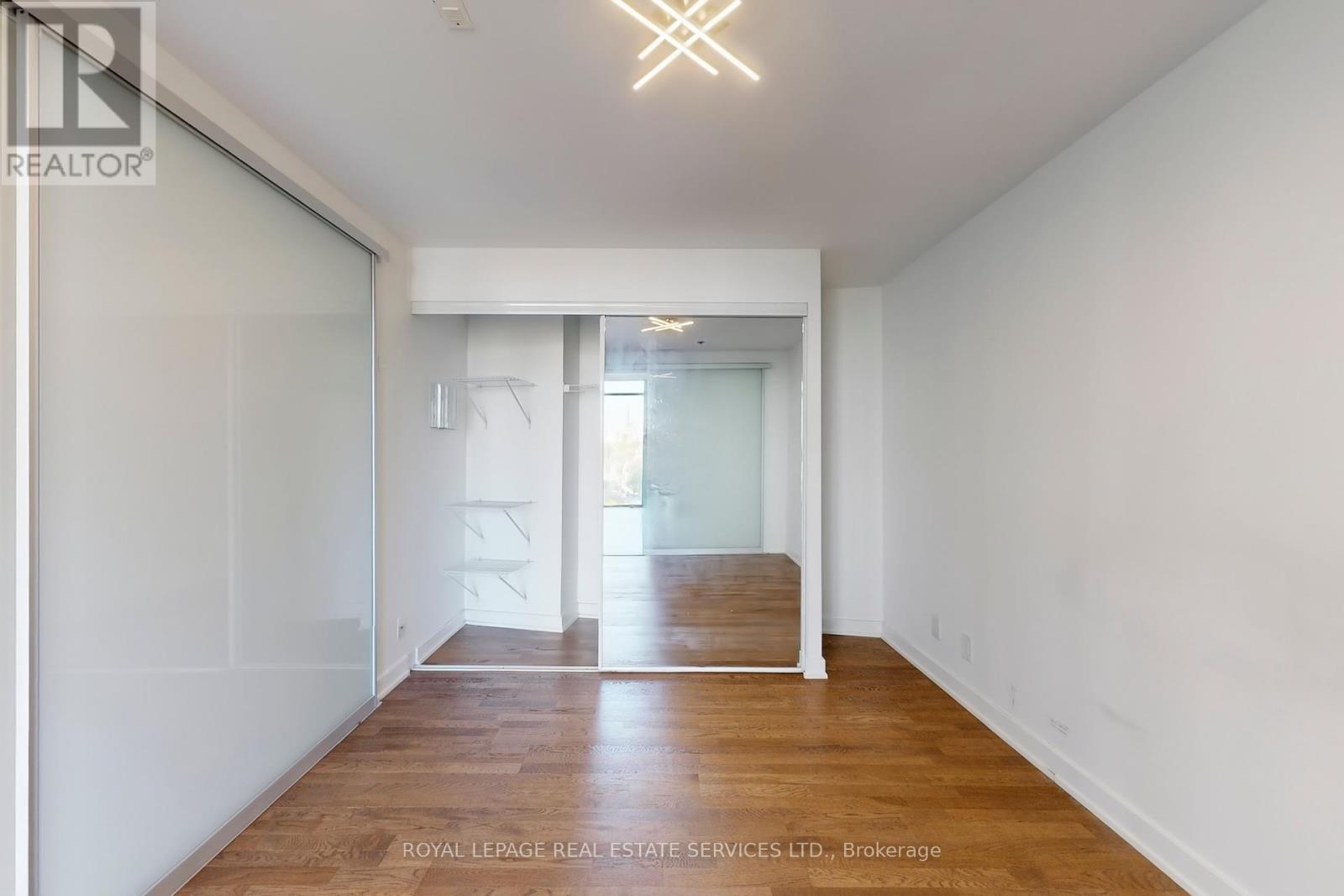 803 - 15 Beverley Street, Toronto, Ontario  M5T 1X8 - Photo 17 - C12434651