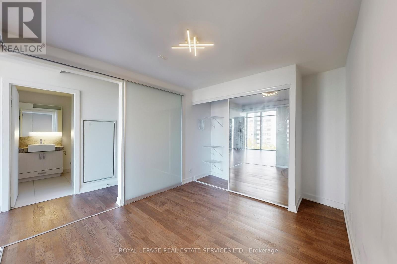 803 - 15 Beverley Street, Toronto, Ontario  M5T 1X8 - Photo 18 - C12434651