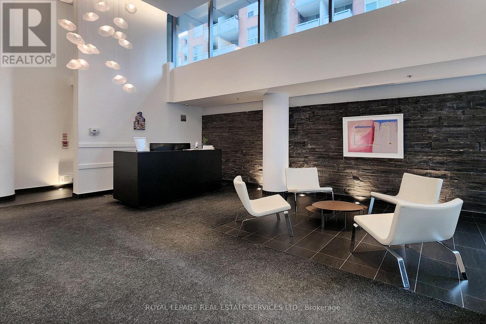 803 - 15 Beverley Street, Toronto, Ontario  M5T 1X8 - Photo 4 - C12434651