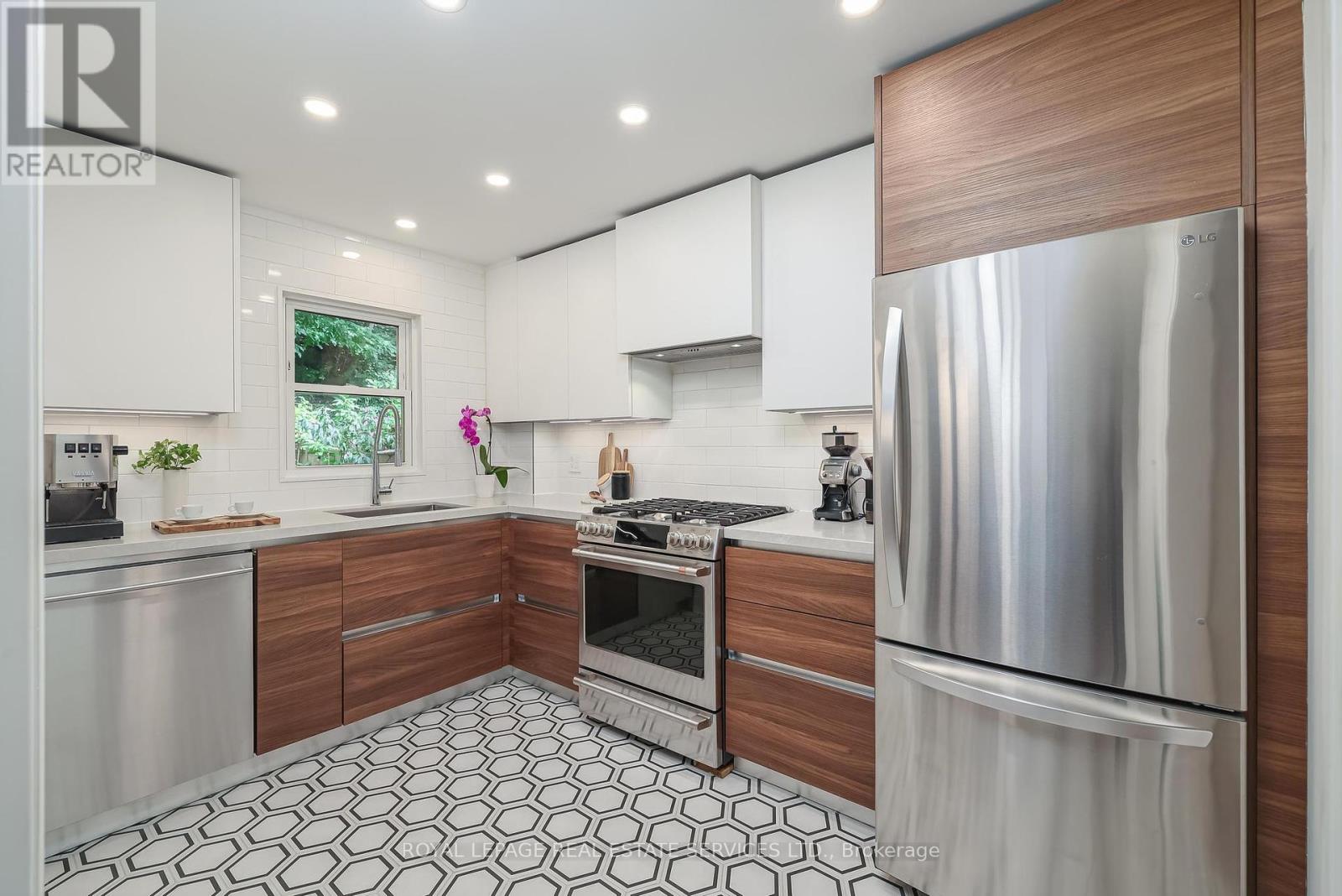 618 Davenport Road, Toronto, Ontario  M5R 1K9 - Photo 11 - C12434703