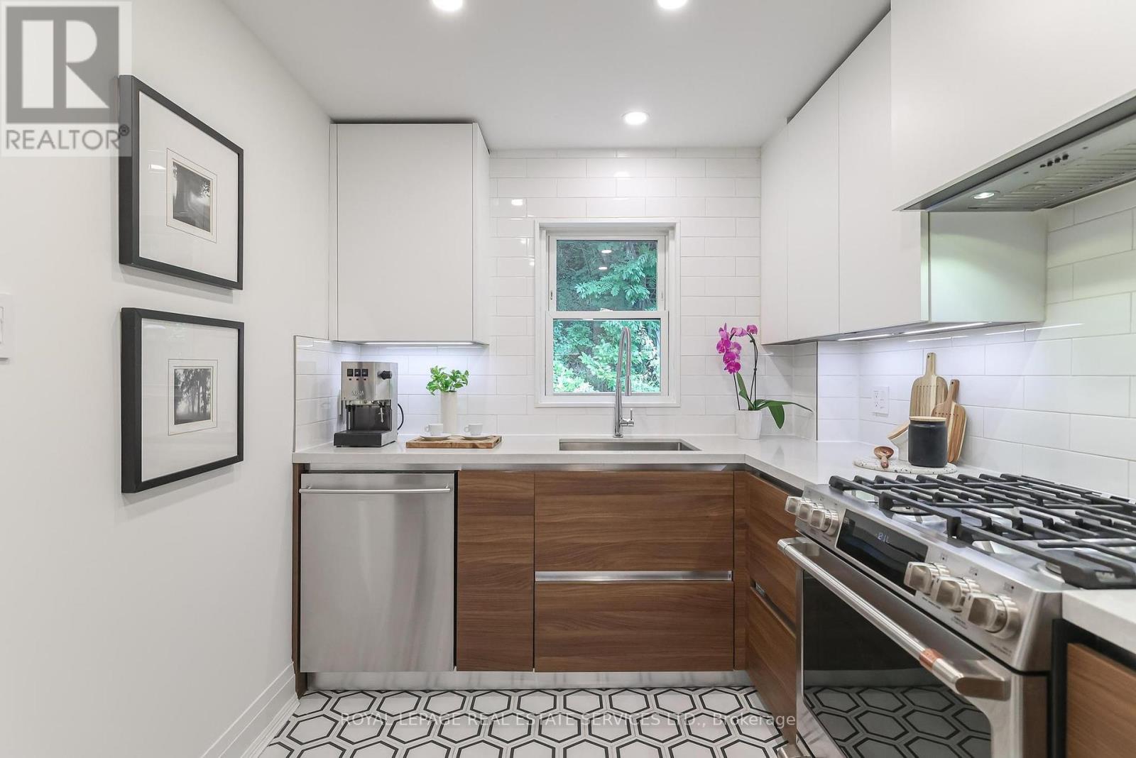 618 Davenport Road, Toronto, Ontario  M5R 1K9 - Photo 13 - C12434703