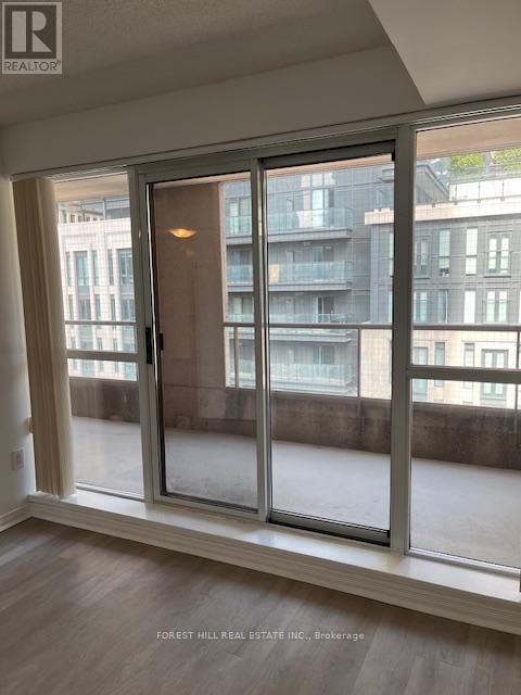 807 - 925 Bay Street, Toronto, Ontario  M5S 3L4 - Photo 11 - C12434705
